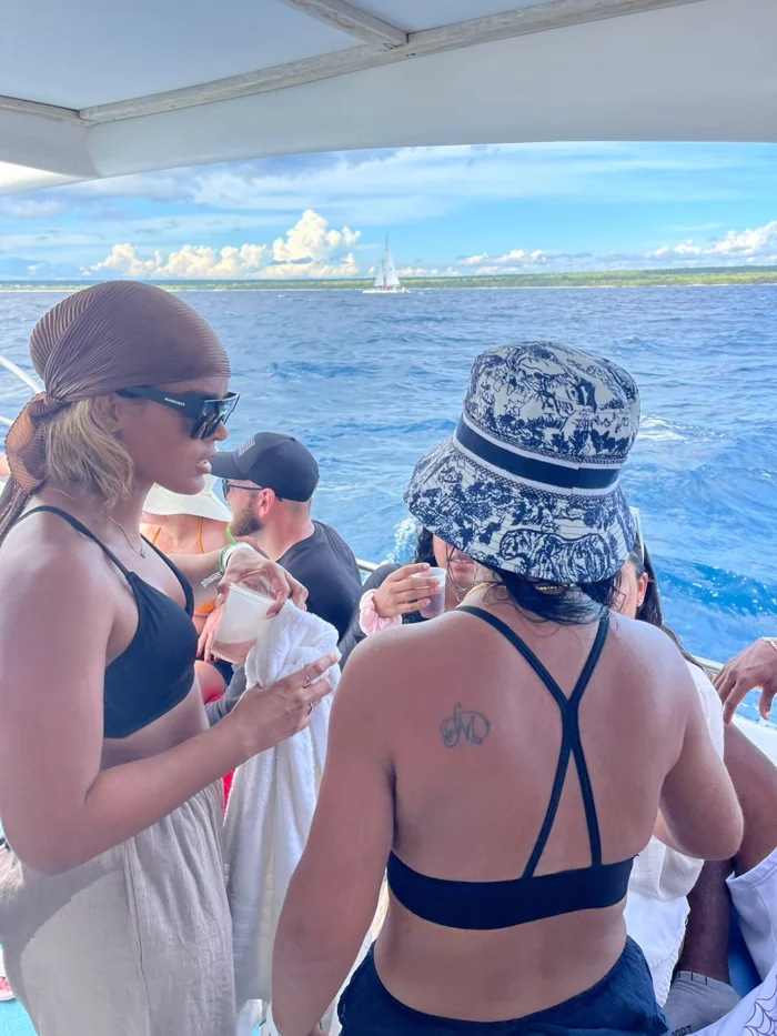 Pasajeros durante una salida en barco a Isla Saona