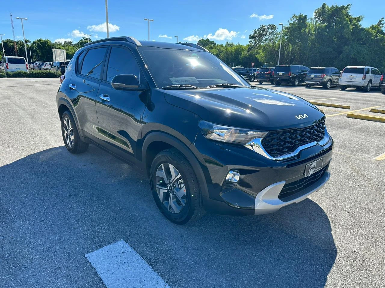 SUV disponible para consultar en el servicio de renta de Marino